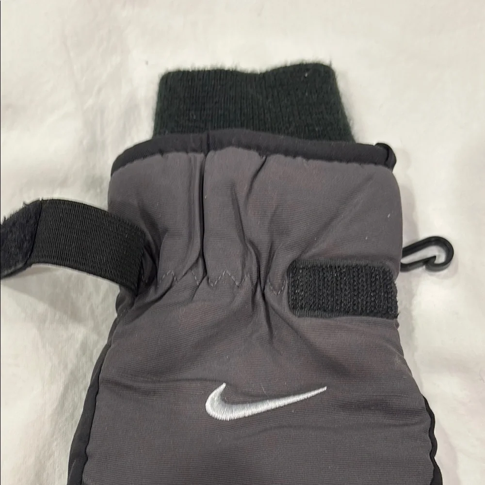 Nike Black and Gray Winter Gloves
